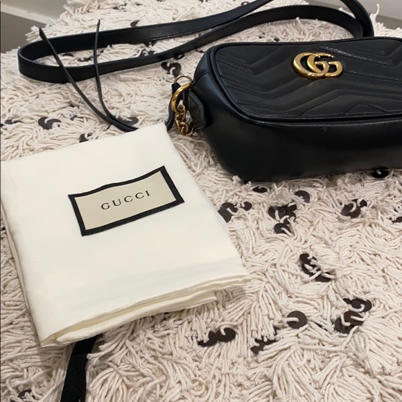 SOLD Gucci Black leather Mini Marmont Camera bag - Picture 2 of 16